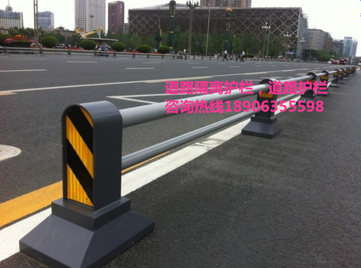 道路護(hù)欄，道路隔離柱，隔離墩